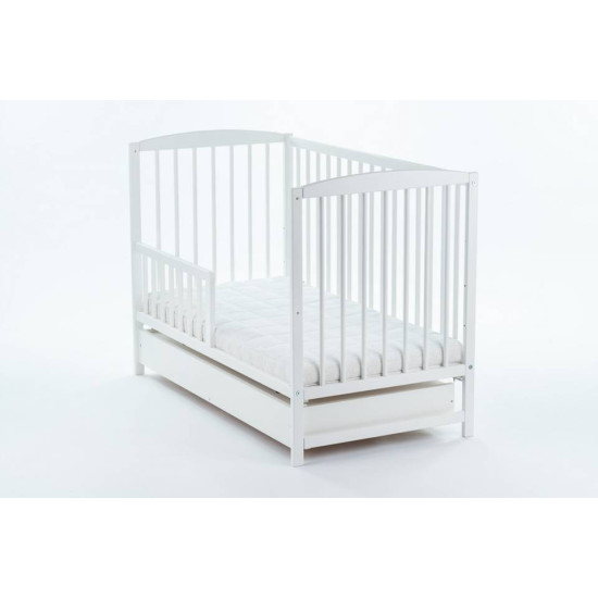 DREWEX KUBA DELUX Bērnu gulta ar noņemamu sānu un atvilktni 120x60cm, White DREWEX KUBA DELUX Bērnu gulta ar noņemamu sānu un atvilktni 120x60cm, White