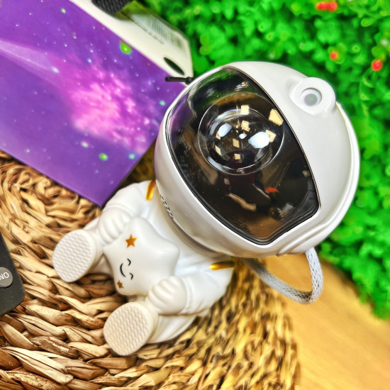 Galaktikas LED projektors - Zvaigžņota debess - Astronauts - ar pulti / 2 krāsas
