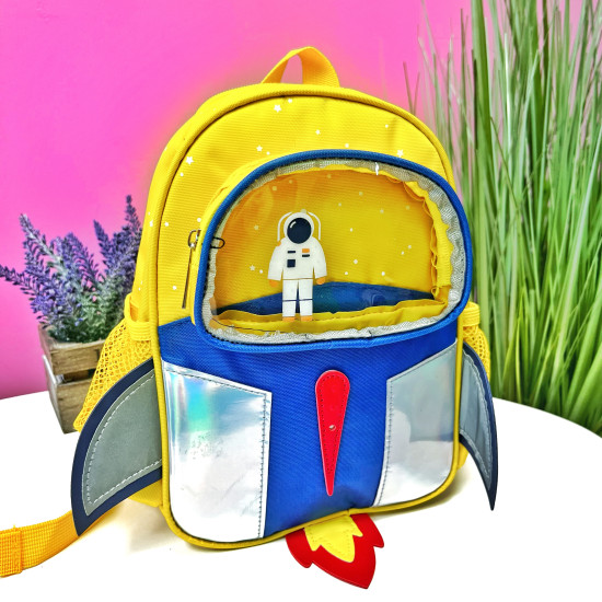 Mugursoma ar kosmonautu Yellow