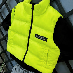 Saīsināta neona pufīga veste ar uzrakstiem