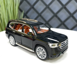 Automašīnas metāla modelis Tayota Land Cruiser