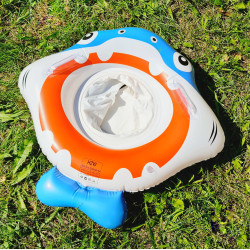 Piepūšamais riņķis bērniem Haizivs 60 cm Piepūšamais riņķis bērniem Haizivs 60 cm