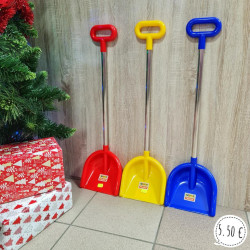 Liela plastmasas lāpsta sniegam Liela plastmasas lāpsta sniegam