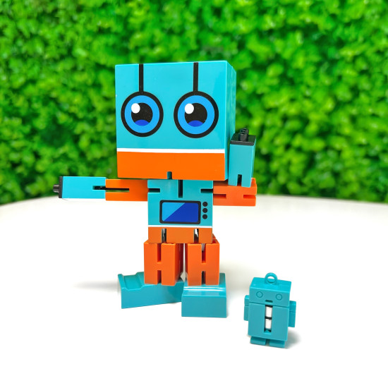 Pārveidojošais robots ar kosmosa projekciju