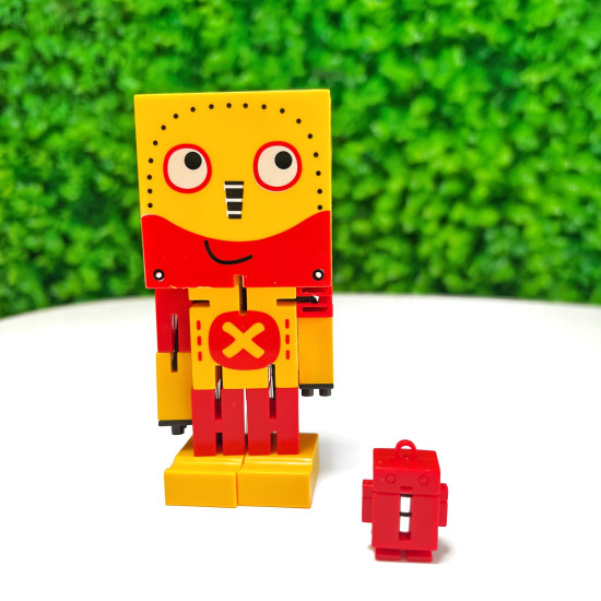 Pārveidojošais robots ar kosmosa projekciju Pārveidojošais robots ar kosmosa projekciju