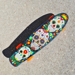 Bērnu skrituļdēlis ar LED ritiņiem Skull Bērnu skrituļdēlis ar LED ritiņiem Skull